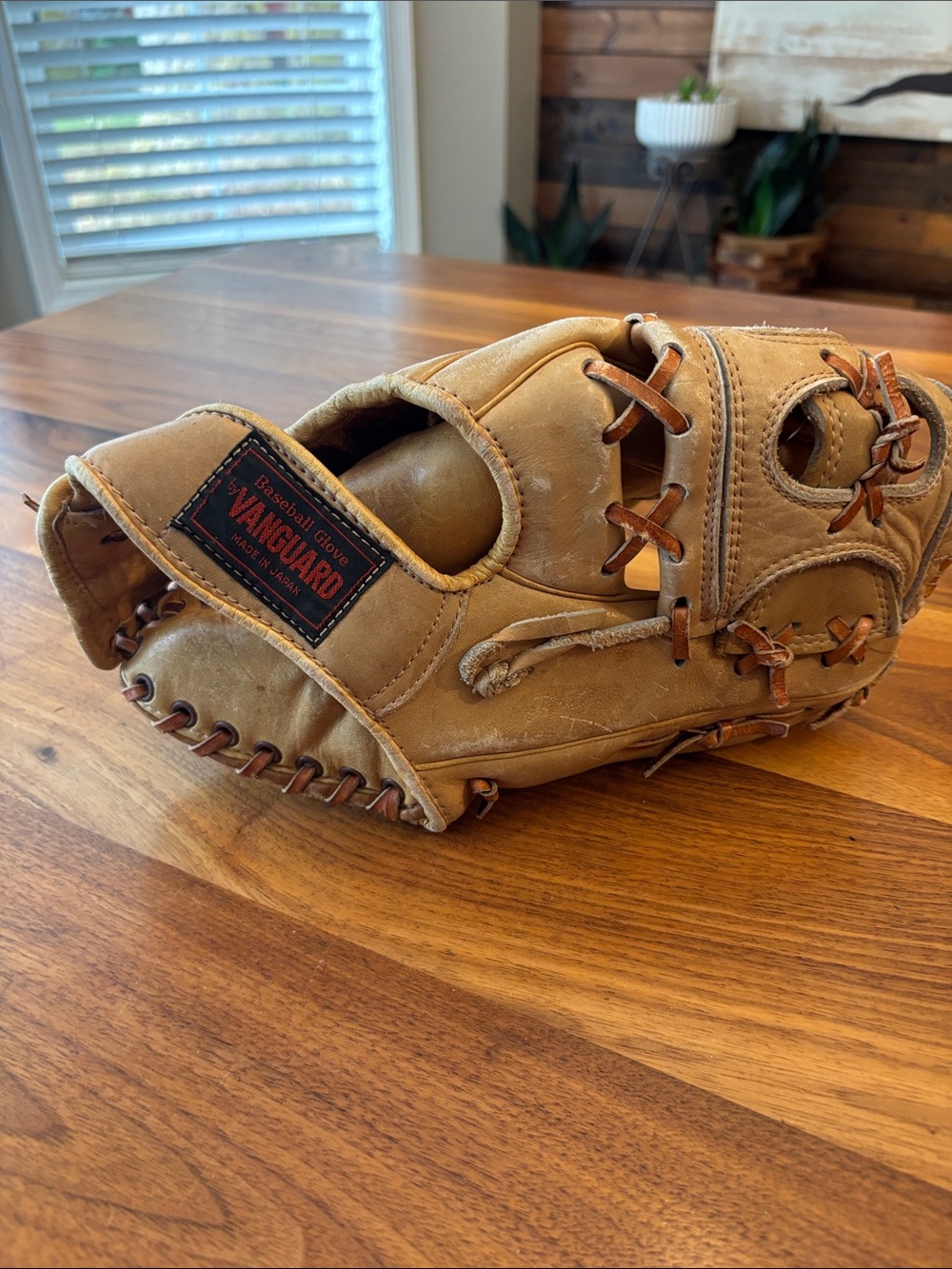 Vanguard Leather Baseball Glove V-301 11”Right Hand Throw Repair